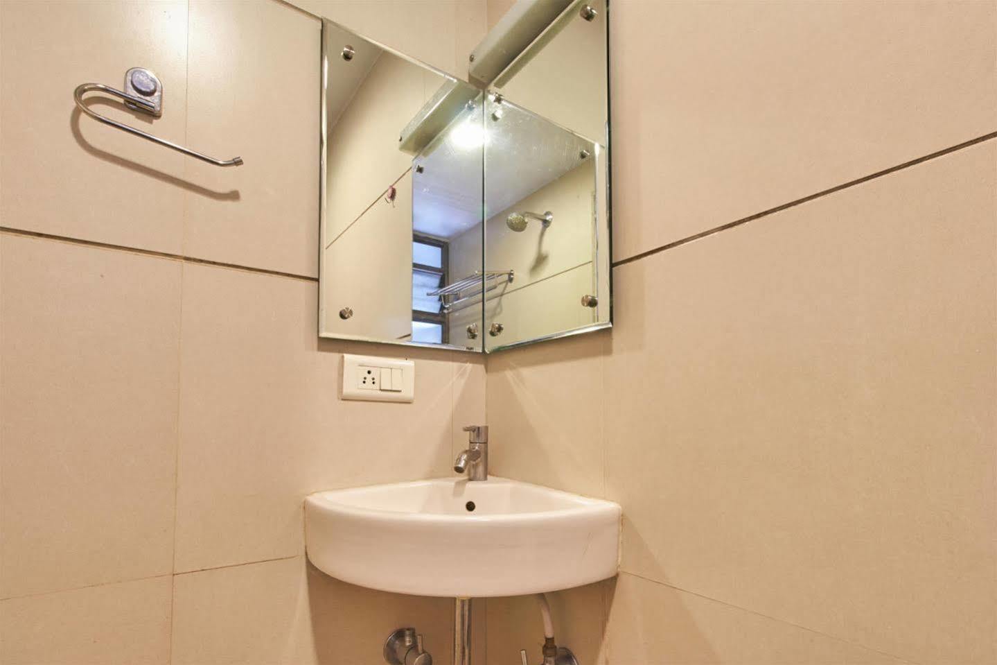 Hotel Adi Наґпур Екстер'єр фото